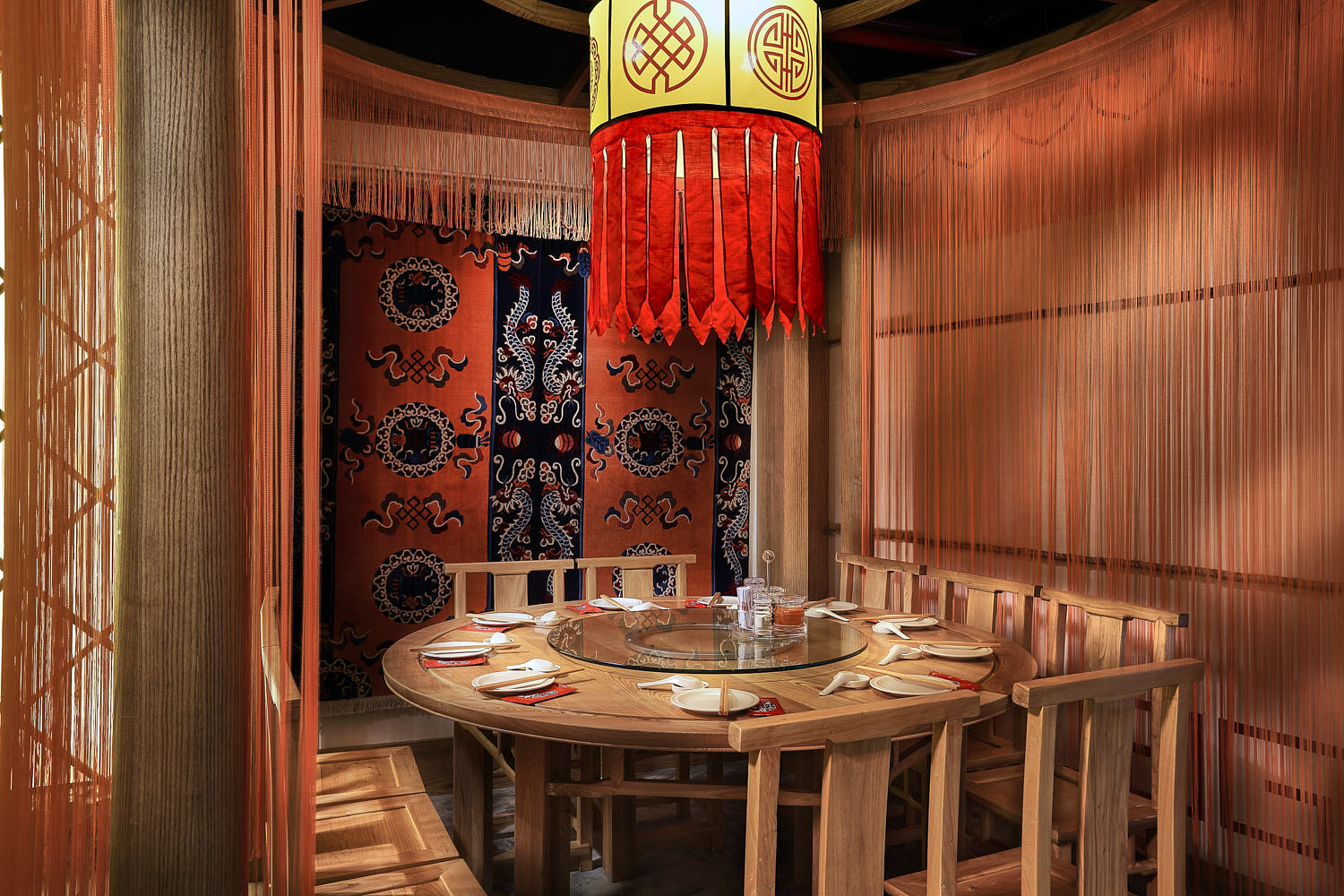 Traditional Chinese interior ambiance with vintage decor at Dian Xiao Er.